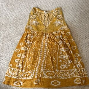 Lucky Brand Yellow Top with White Patterns